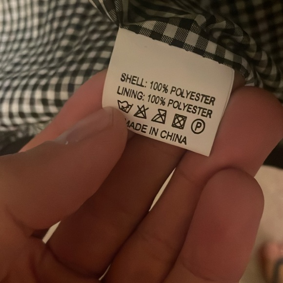 NWOT - Sleek Warm Vcansion Collar Vest - Picture 4 of 7